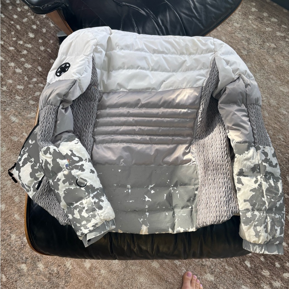 Size small. Super comfortable. - image 4